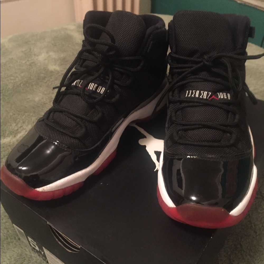 Air Jordan bred 11s